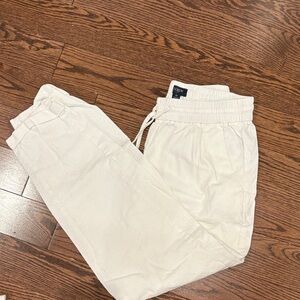 Women’s white linen pants